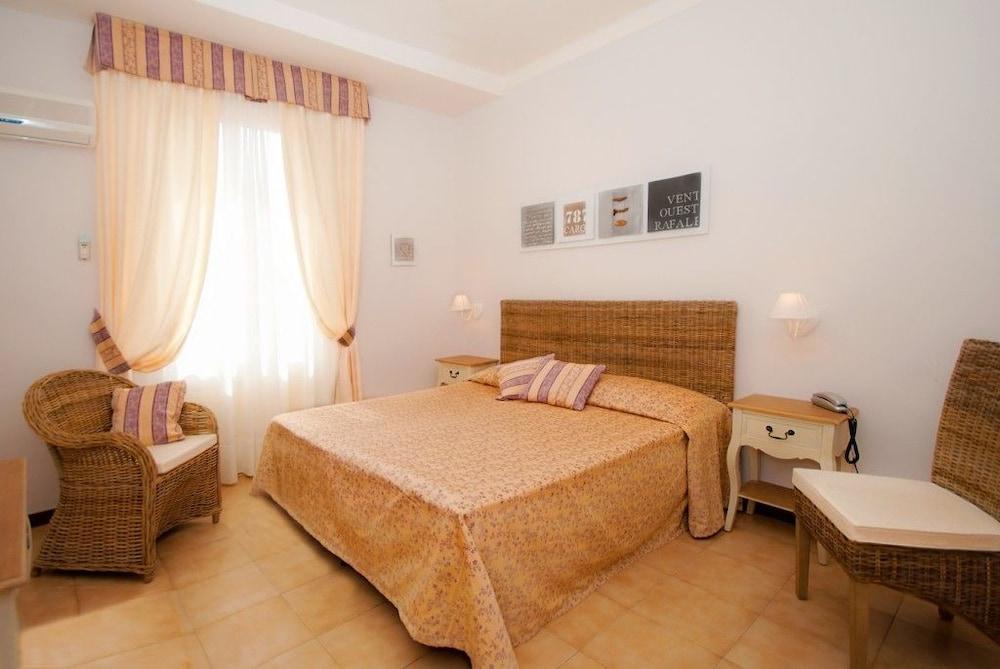 Hotel Bel Sit Алассио Экстерьер фото