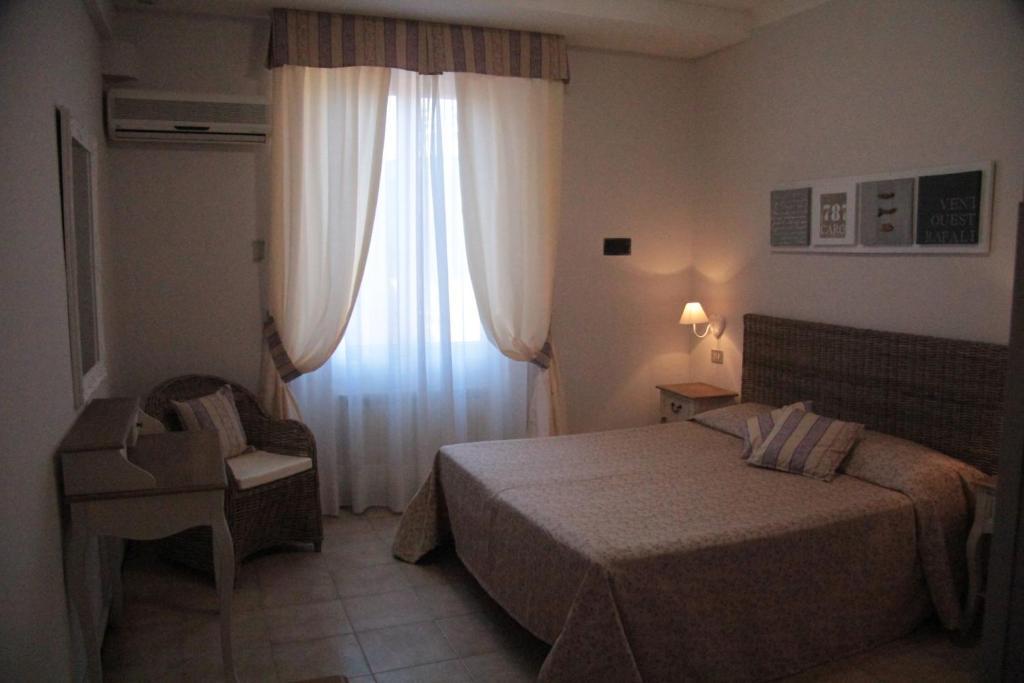 Hotel Bel Sit Алассио Экстерьер фото