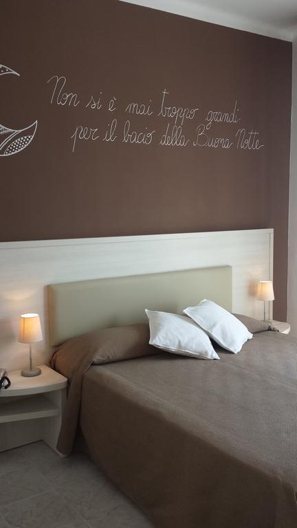 Hotel Bel Sit Алассио Экстерьер фото